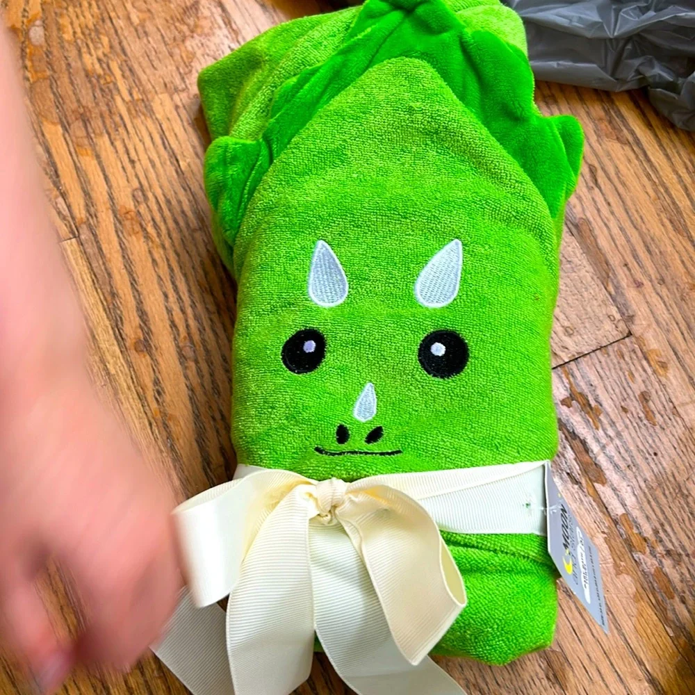 NWT Moon and stars hooded baby Dino dinosaur bath towel gift